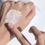 کرم ضد آفتاب روشن کننده تون آپ سنتلا اسکین 1004 - تصویر 3